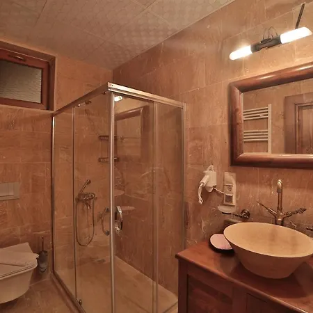 فندق Caravanserai